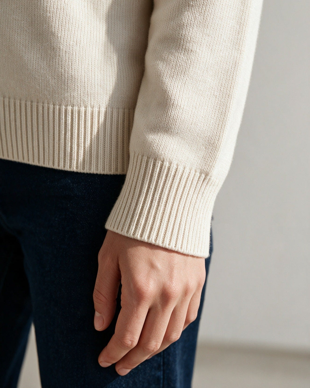 Arden ribbed cuff, close-up