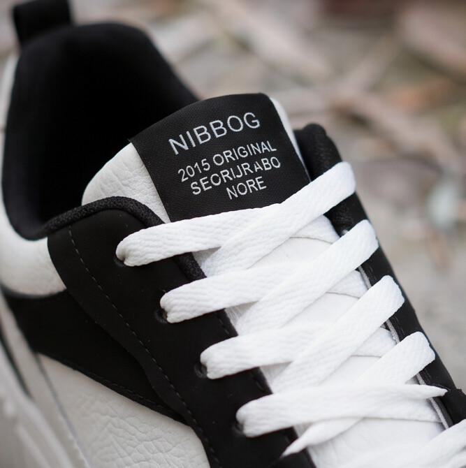 HeightEase — Platform Sneaker with Ribbed Sole